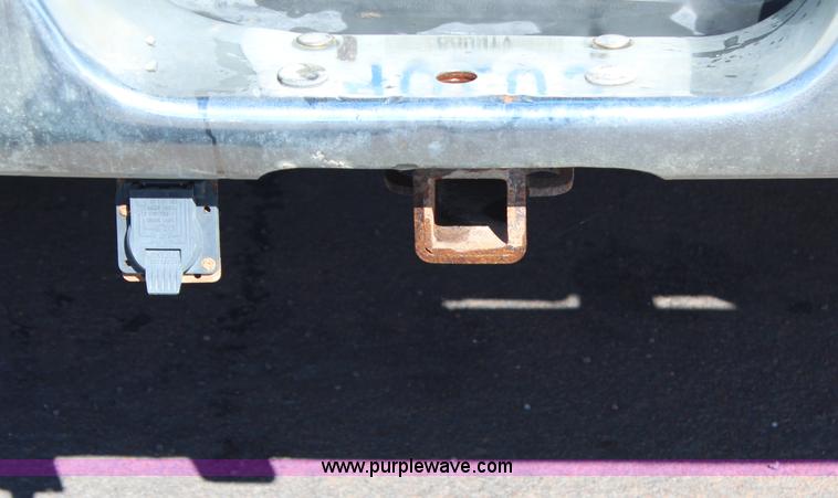 image for item H6881 2001 Dodge Ram 2500 pickup truck