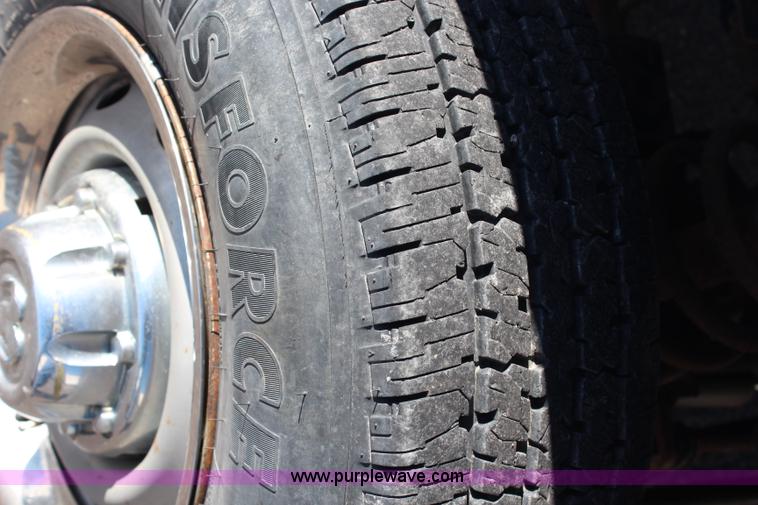 image for item H6881 2001 Dodge Ram 2500 pickup truck