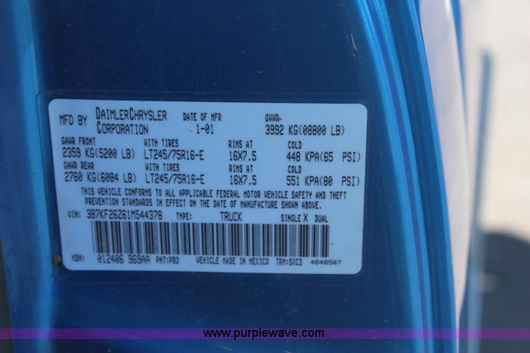 image for item H6881 2001 Dodge Ram 2500 pickup truck