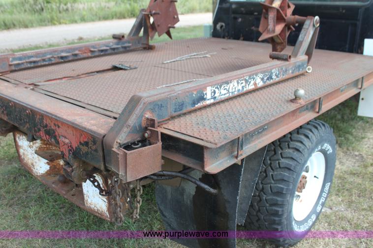 image for item H7332 1979 Ford F250 flatbed pickup truck