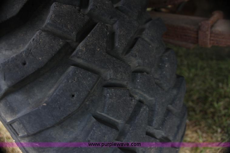 image for item H7332 1979 Ford F250 flatbed pickup truck