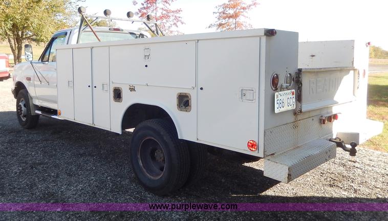 image for item H9580 1997 Ford F450 Super Duty XLT utility truck