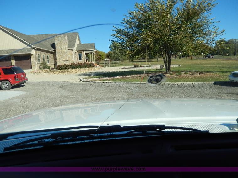 image for item H9580 1997 Ford F450 Super Duty XLT utility truck