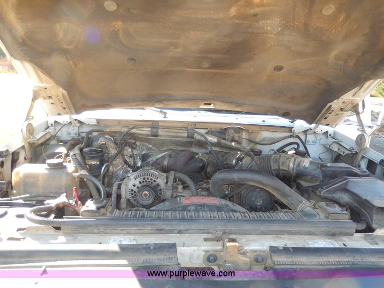 image for item H9580 1997 Ford F450 Super Duty XLT utility truck