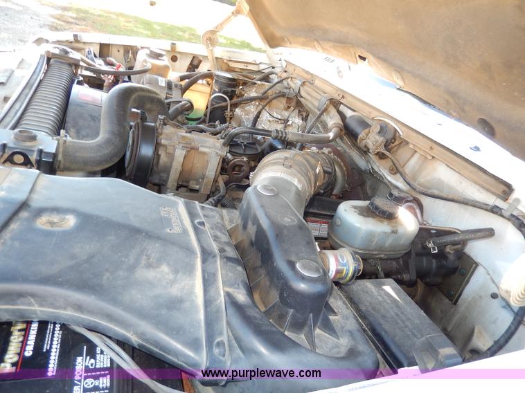 image for item H9580 1997 Ford F450 Super Duty XLT utility truck