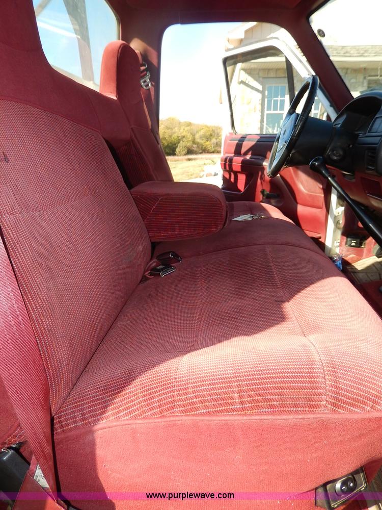 image for item H9580 1997 Ford F450 Super Duty XLT utility truck