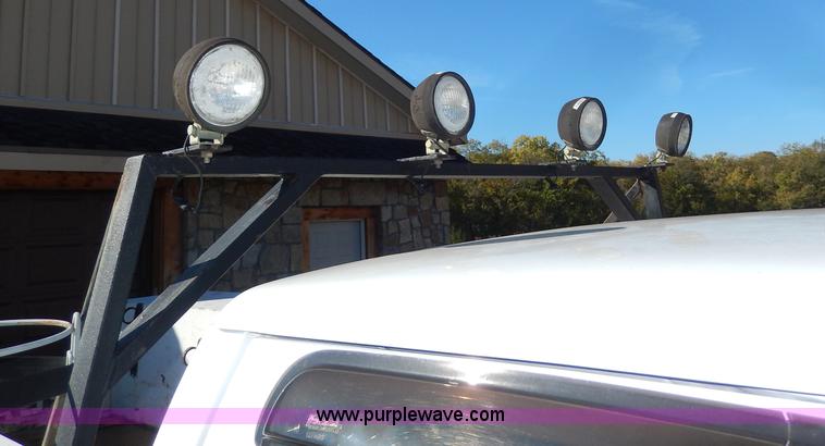 image for item H9580 1997 Ford F450 Super Duty XLT utility truck