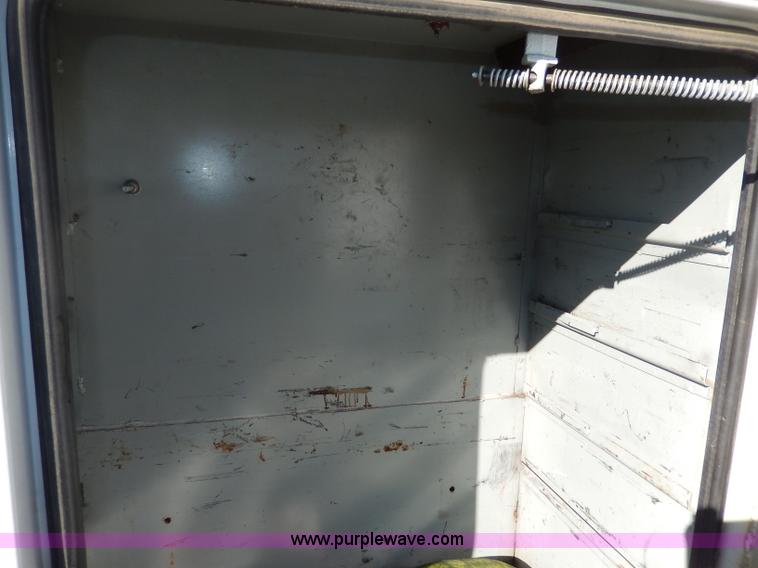 image for item H9580 1997 Ford F450 Super Duty XLT utility truck