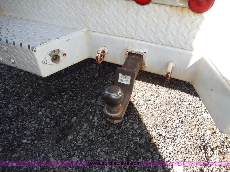 image for item H9580 1997 Ford F450 Super Duty XLT utility truck