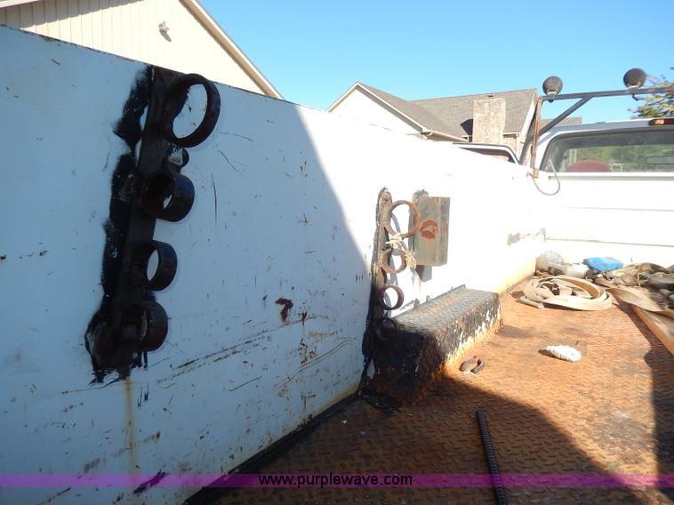 image for item H9580 1997 Ford F450 Super Duty XLT utility truck