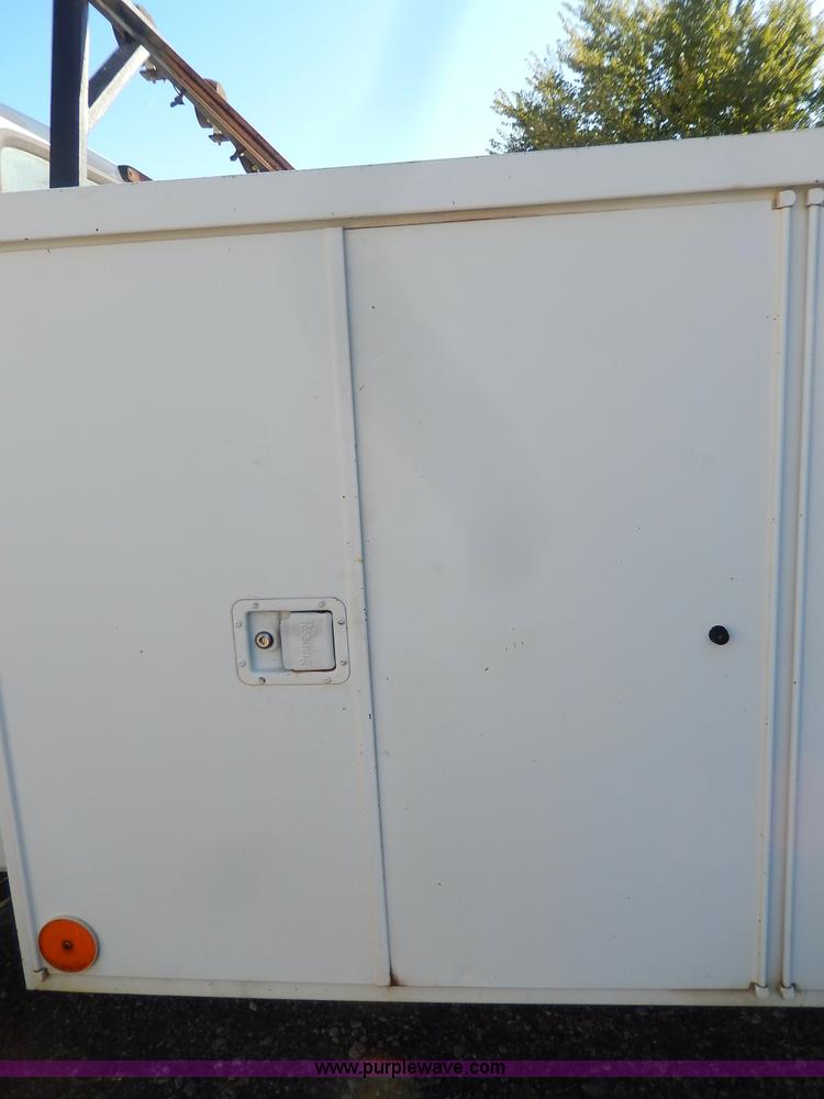 image for item H9580 1997 Ford F450 Super Duty XLT utility truck