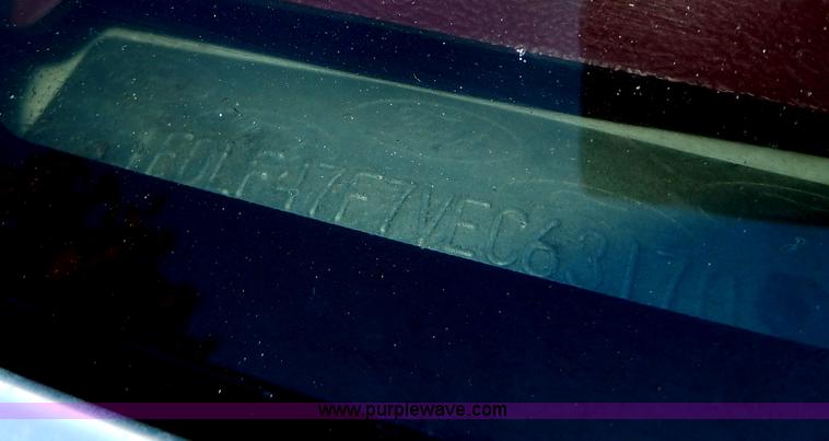 image for item H9580 1997 Ford F450 Super Duty XLT utility truck