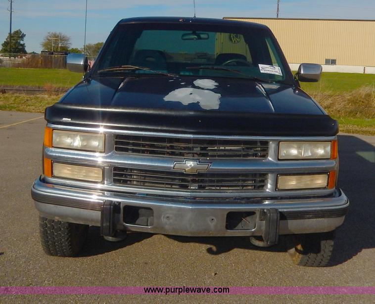 image for item H9601 1994 Chevrolet Silverado 1500 Ext. Cab pickup truck