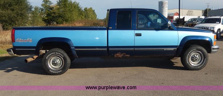 image for item H9601 1994 Chevrolet Silverado 1500 Ext. Cab pickup truck