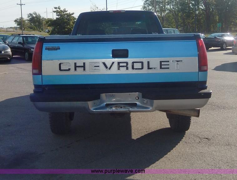 image for item H9601 1994 Chevrolet Silverado 1500 Ext. Cab pickup truck