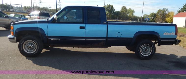image for item H9601 1994 Chevrolet Silverado 1500 Ext. Cab pickup truck