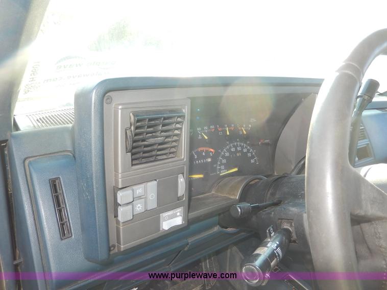 image for item H9601 1994 Chevrolet Silverado 1500 Ext. Cab pickup truck