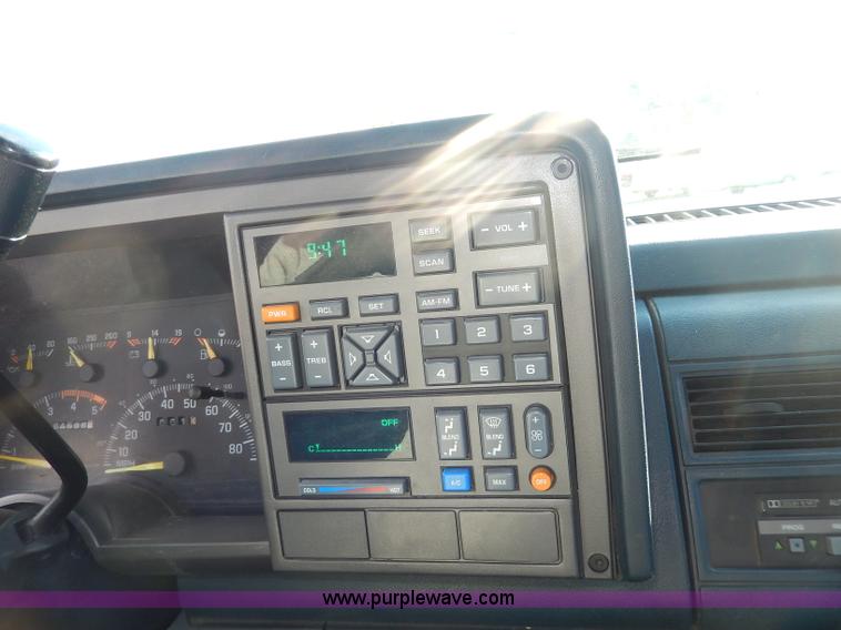 image for item H9601 1994 Chevrolet Silverado 1500 Ext. Cab pickup truck