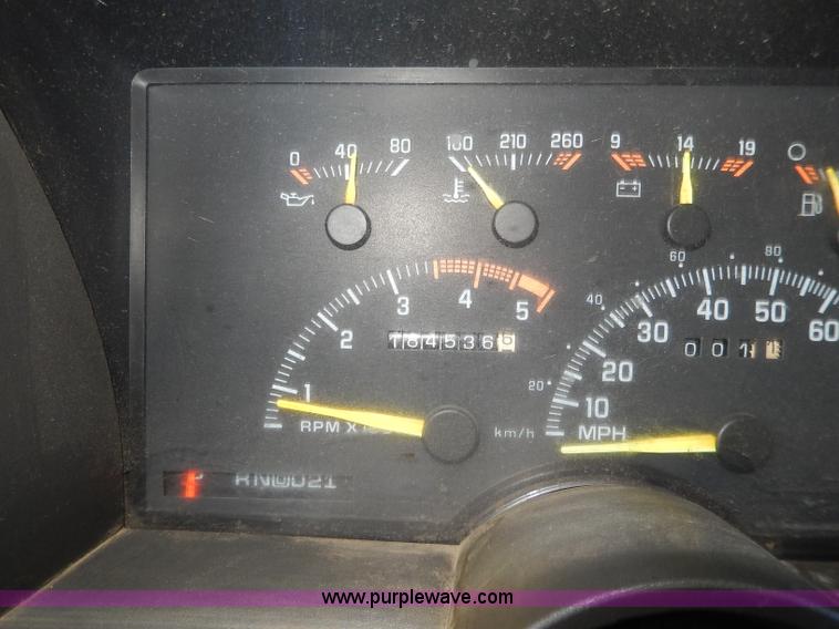 image for item H9601 1994 Chevrolet Silverado 1500 Ext. Cab pickup truck