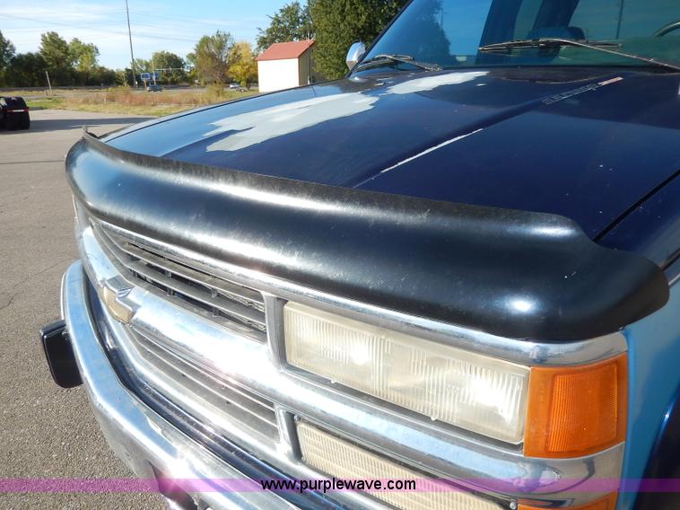 image for item H9601 1994 Chevrolet Silverado 1500 Ext. Cab pickup truck