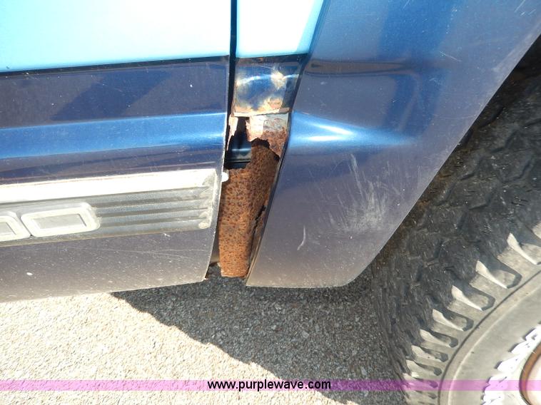 image for item H9601 1994 Chevrolet Silverado 1500 Ext. Cab pickup truck