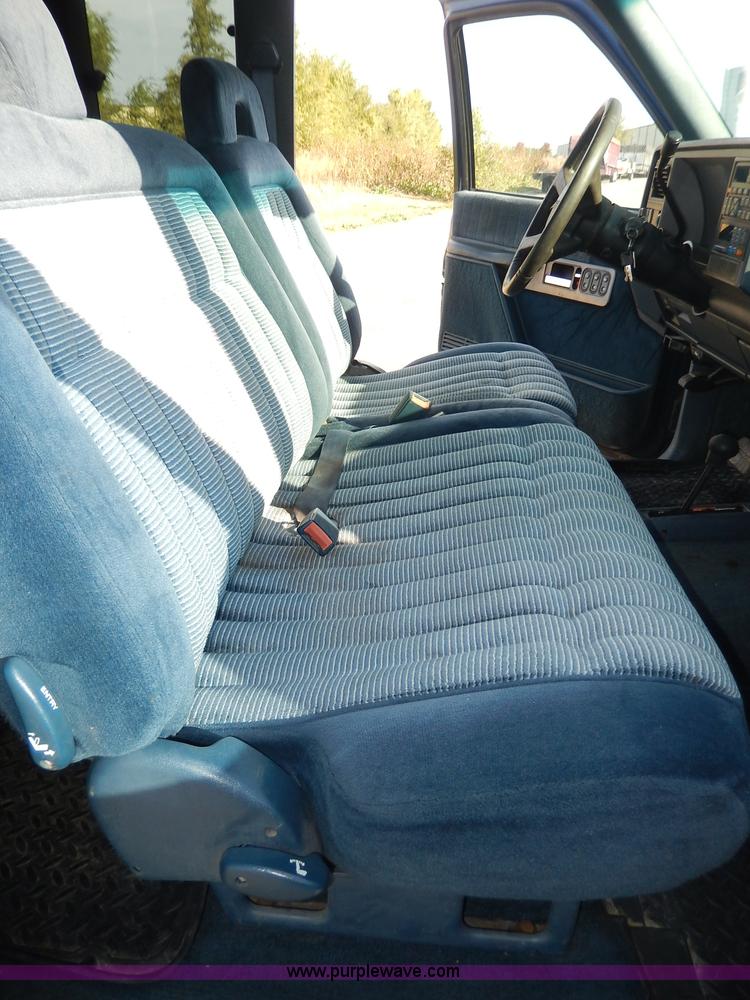 image for item H9601 1994 Chevrolet Silverado 1500 Ext. Cab pickup truck