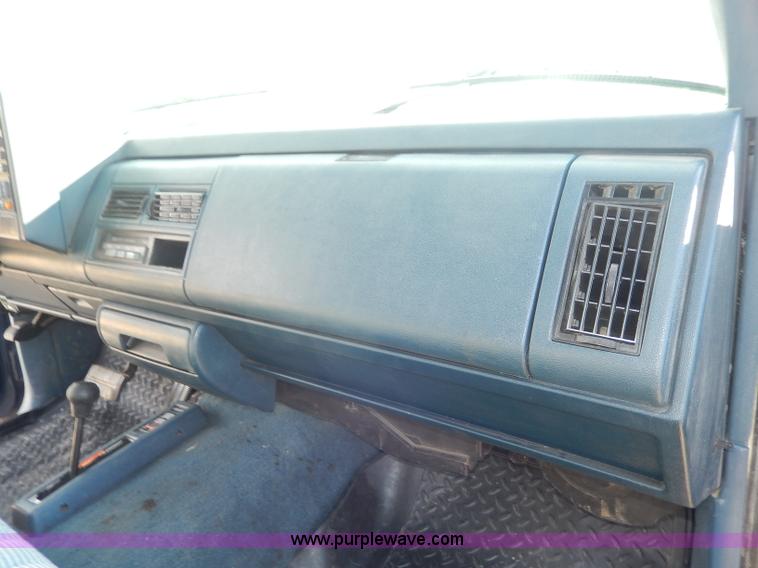 image for item H9601 1994 Chevrolet Silverado 1500 Ext. Cab pickup truck