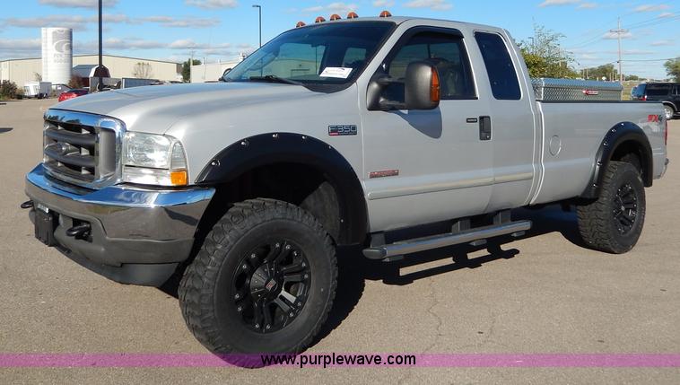 image for item H9634 2004 Ford F350 Super Duty Lariat FX4 Off-Road pickup truck