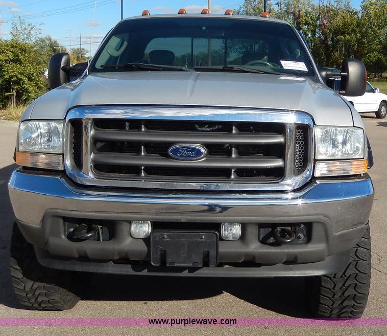 image for item H9634 2004 Ford F350 Super Duty Lariat FX4 Off-Road pickup truck