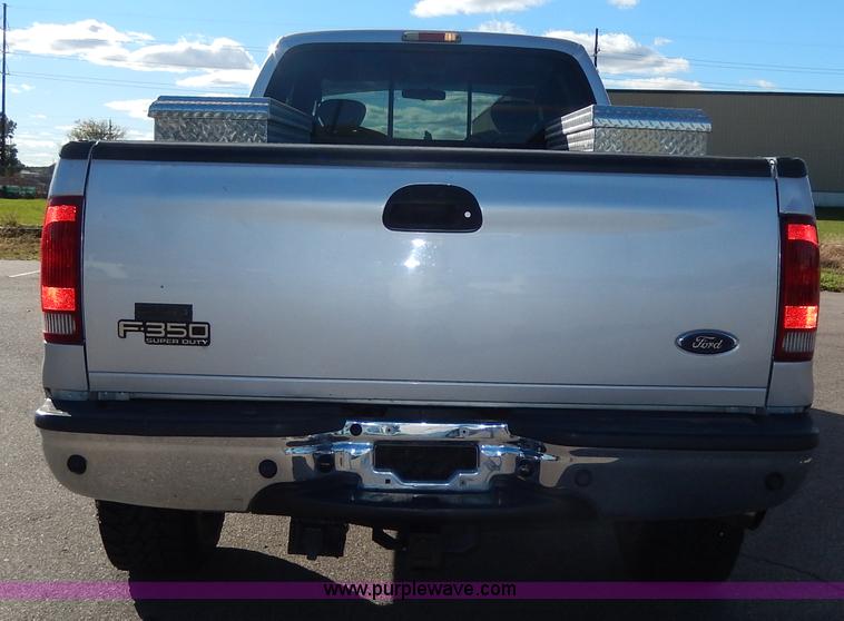 image for item H9634 2004 Ford F350 Super Duty Lariat FX4 Off-Road pickup truck