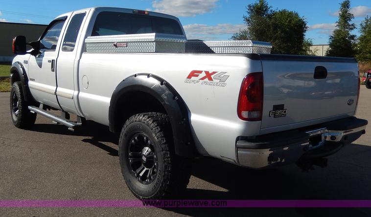 image for item H9634 2004 Ford F350 Super Duty Lariat FX4 Off-Road pickup truck
