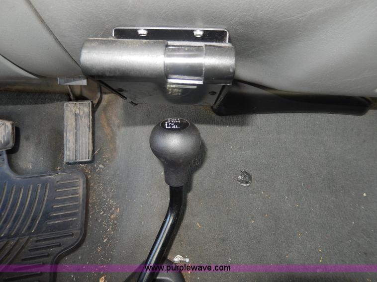 image for item H9634 2004 Ford F350 Super Duty Lariat FX4 Off-Road pickup truck