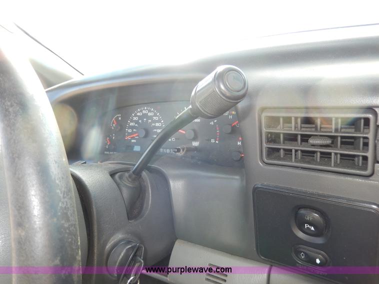 image for item H9634 2004 Ford F350 Super Duty Lariat FX4 Off-Road pickup truck