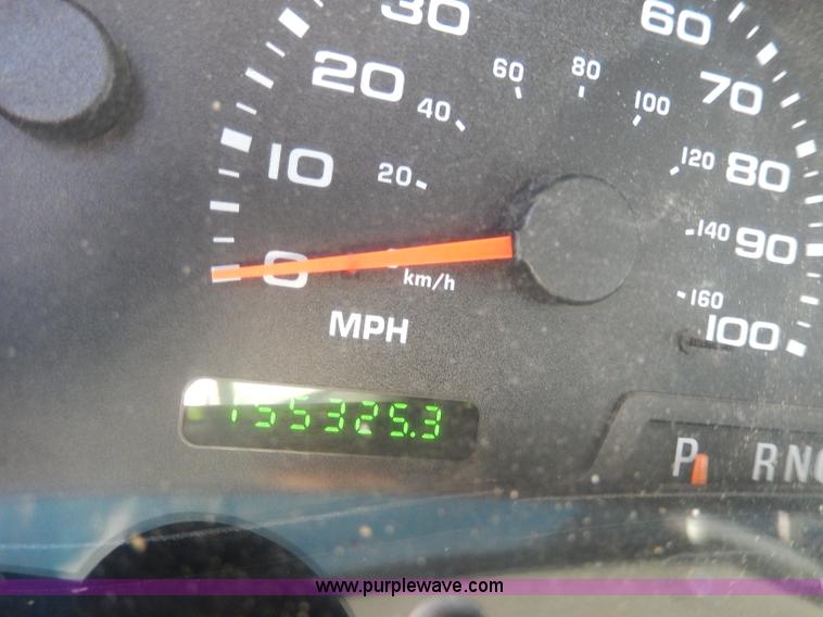 image for item H9634 2004 Ford F350 Super Duty Lariat FX4 Off-Road pickup truck