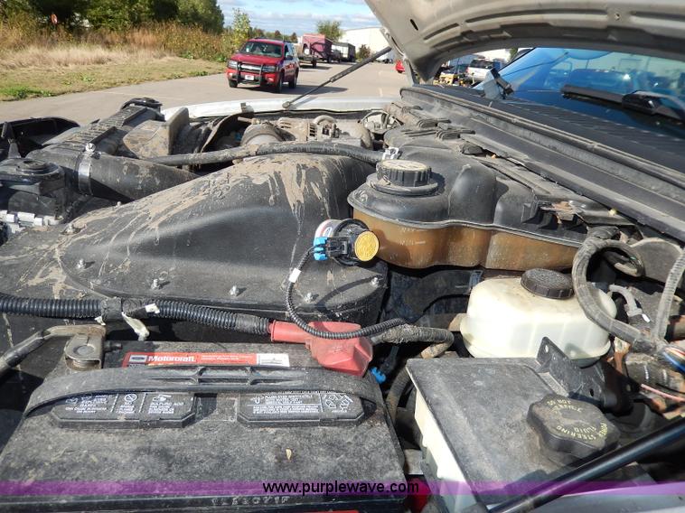 image for item H9634 2004 Ford F350 Super Duty Lariat FX4 Off-Road pickup truck