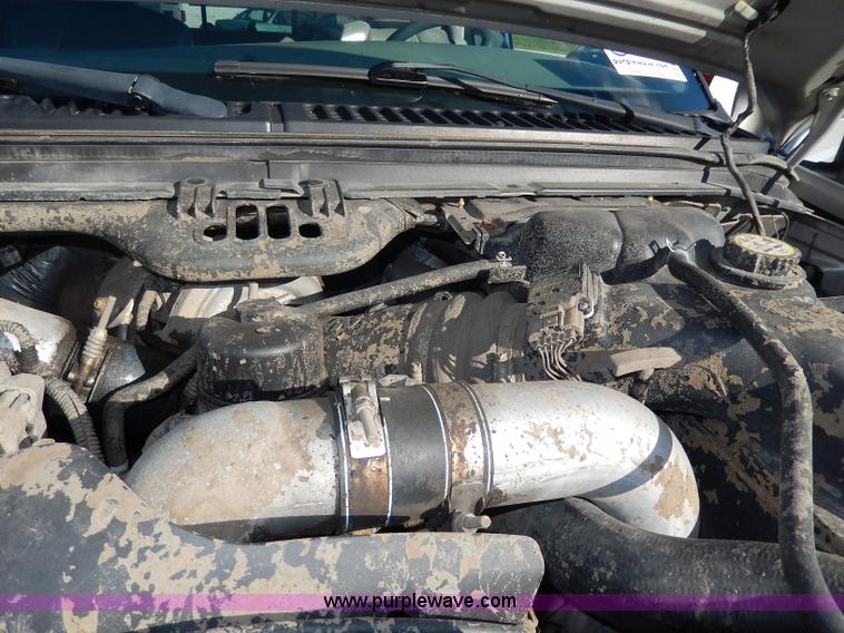 image for item H9634 2004 Ford F350 Super Duty Lariat FX4 Off-Road pickup truck