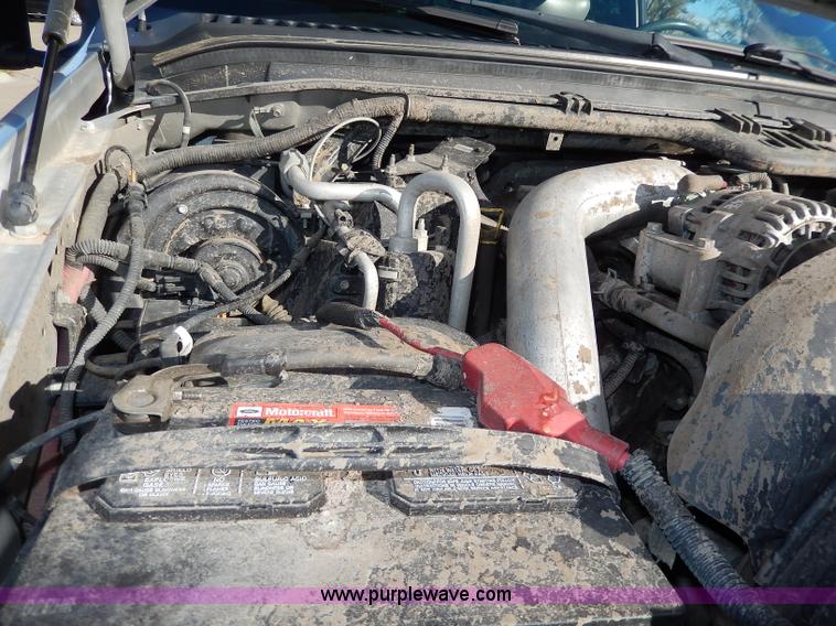 image for item H9634 2004 Ford F350 Super Duty Lariat FX4 Off-Road pickup truck