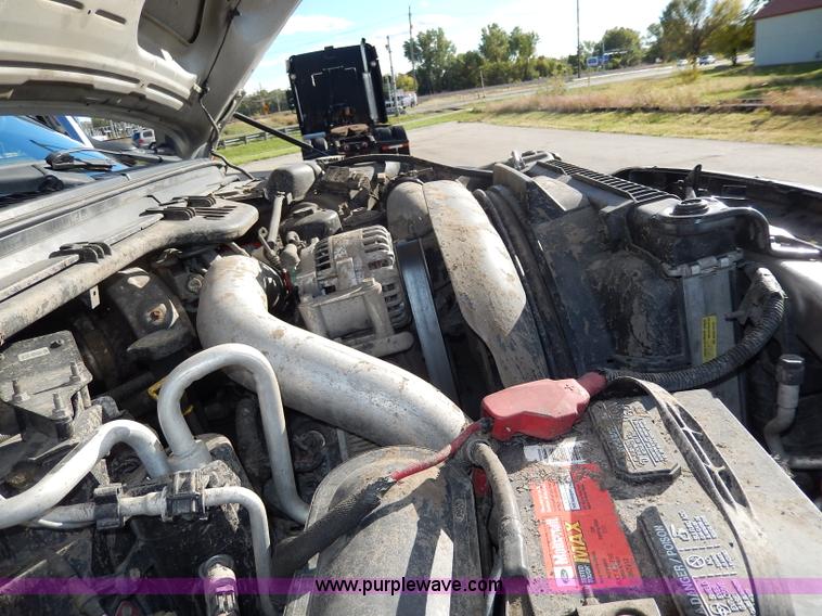 image for item H9634 2004 Ford F350 Super Duty Lariat FX4 Off-Road pickup truck