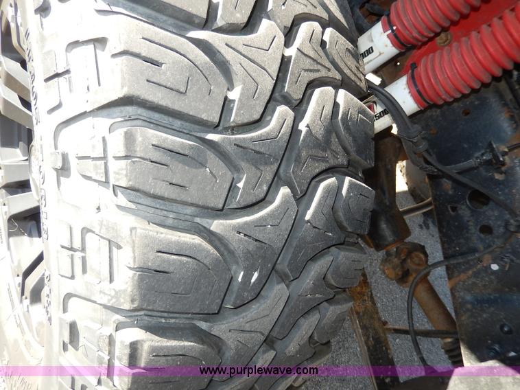 image for item H9634 2004 Ford F350 Super Duty Lariat FX4 Off-Road pickup truck