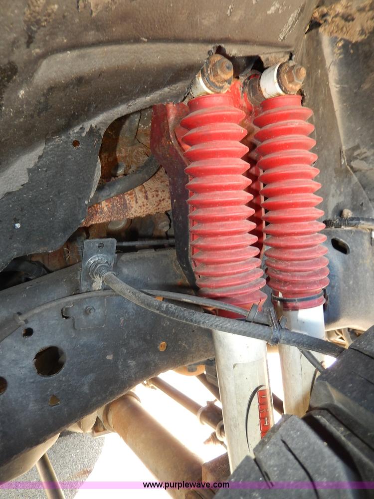 image for item H9634 2004 Ford F350 Super Duty Lariat FX4 Off-Road pickup truck