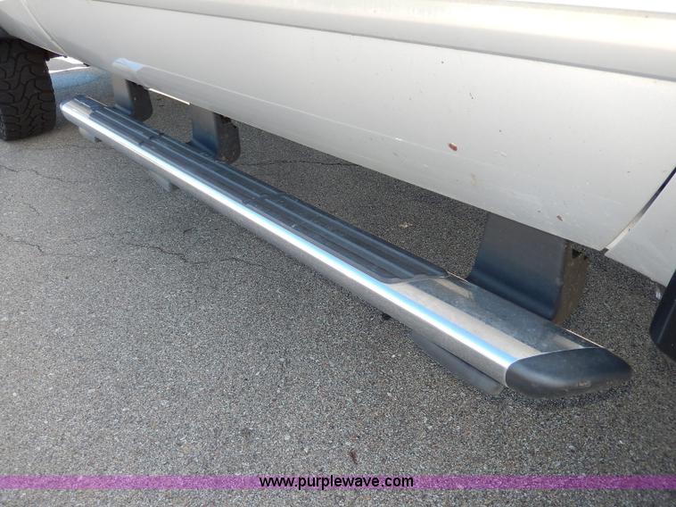 image for item H9634 2004 Ford F350 Super Duty Lariat FX4 Off-Road pickup truck