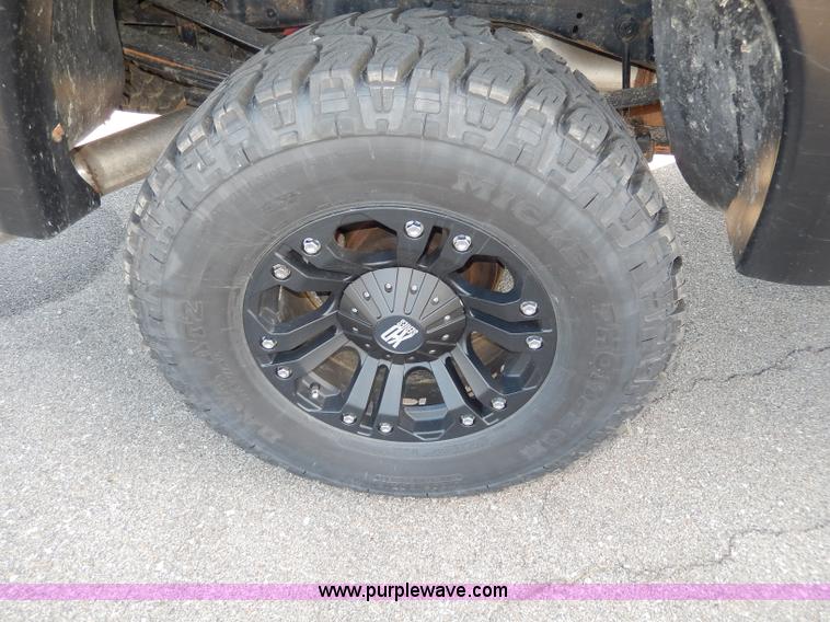 image for item H9634 2004 Ford F350 Super Duty Lariat FX4 Off-Road pickup truck