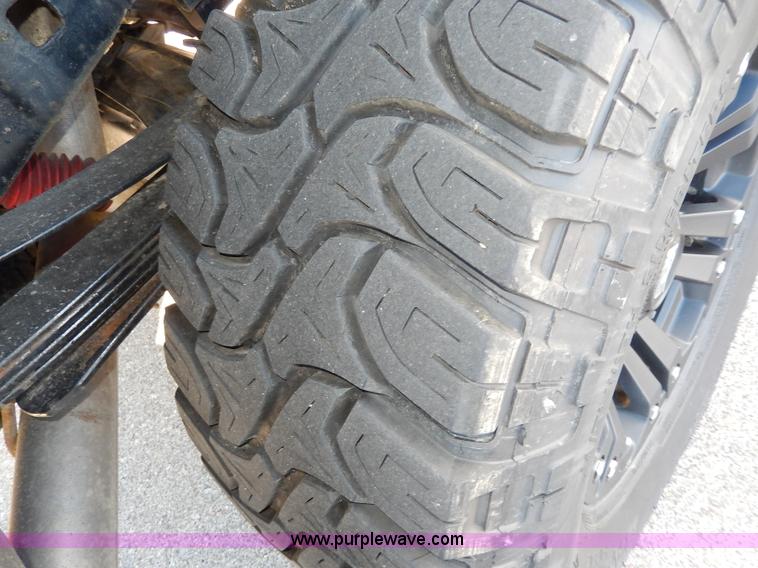 image for item H9634 2004 Ford F350 Super Duty Lariat FX4 Off-Road pickup truck