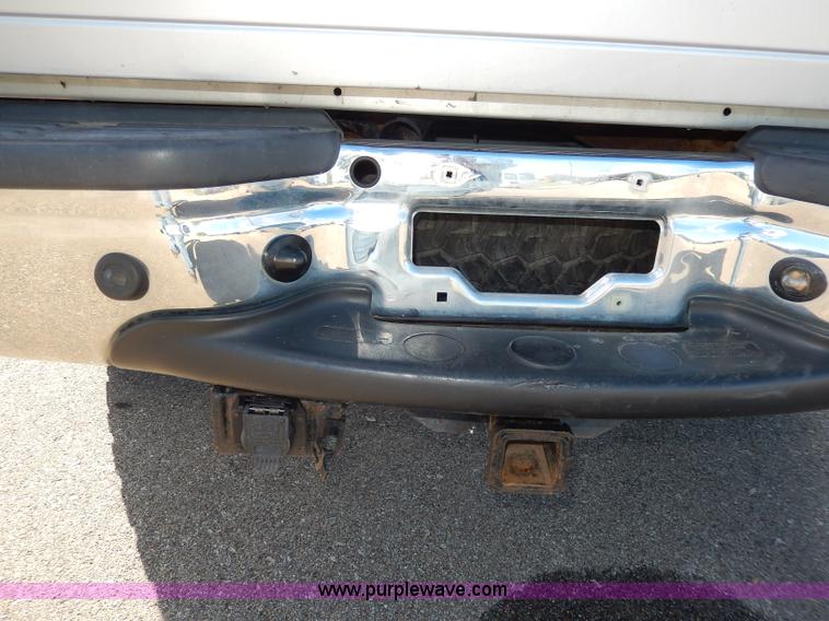 image for item H9634 2004 Ford F350 Super Duty Lariat FX4 Off-Road pickup truck