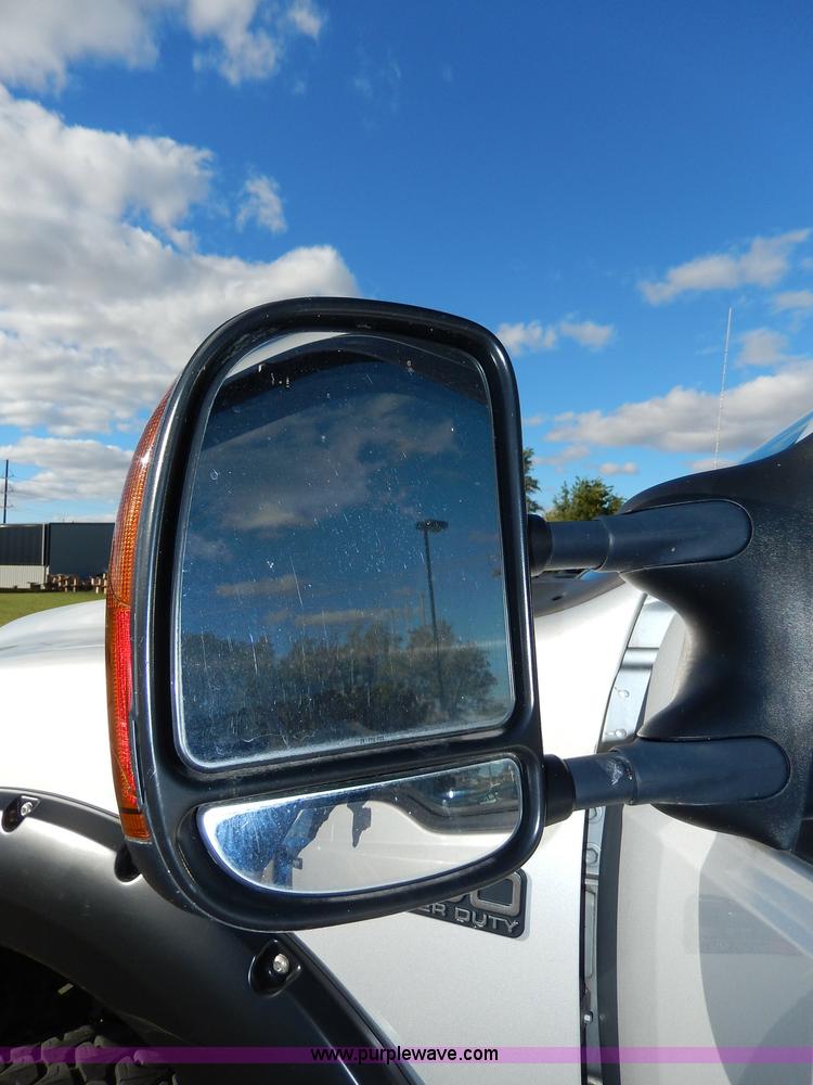 image for item H9634 2004 Ford F350 Super Duty Lariat FX4 Off-Road pickup truck