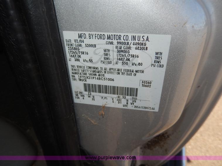 image for item H9634 2004 Ford F350 Super Duty Lariat FX4 Off-Road pickup truck