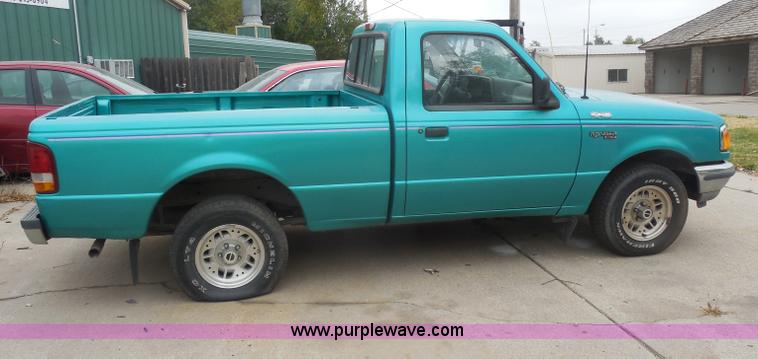 image for item I1267 1994 Ford Ranger XLT pickup truck