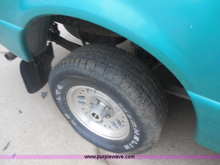 image for item I1267 1994 Ford Ranger XLT pickup truck