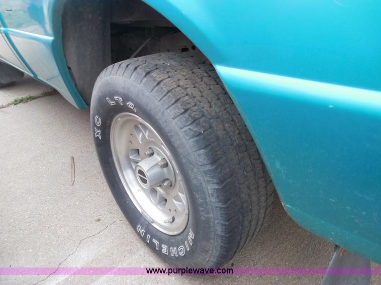 image for item I1267 1994 Ford Ranger XLT pickup truck