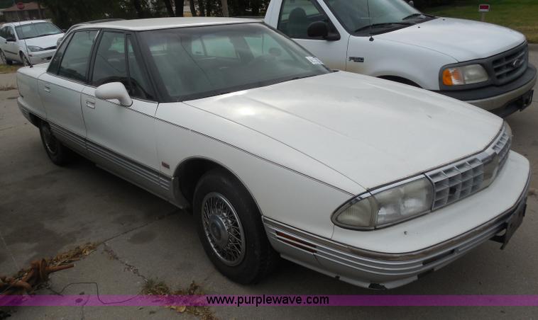 image for item I1268 1991 Oldsmobile Ninety Eight Regency Elite